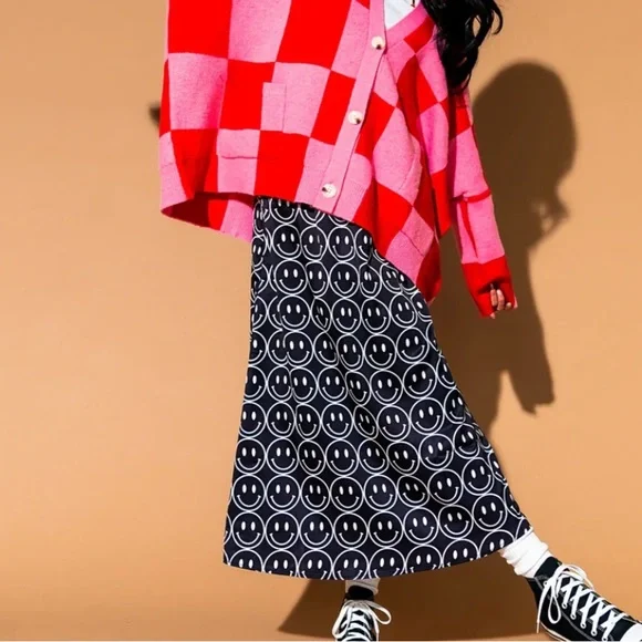 Dressed in Lala Smiley Face Midi Pencil Skirt Black and White Medium - Picture 2 of 8